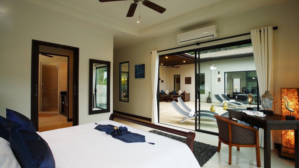 Villa Pearl in Nai Harn beach, Phuket - 7 bedrooms