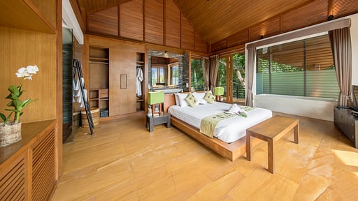 Baan Hinyai in Hua Thanon beach, Koh Samui - 5 bedrooms