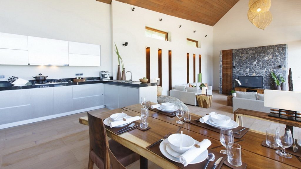 Baan Hinyai in Hua Thanon beach, Koh Samui - 5 bedrooms