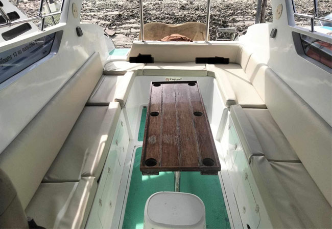 Phat Speedboat Interior