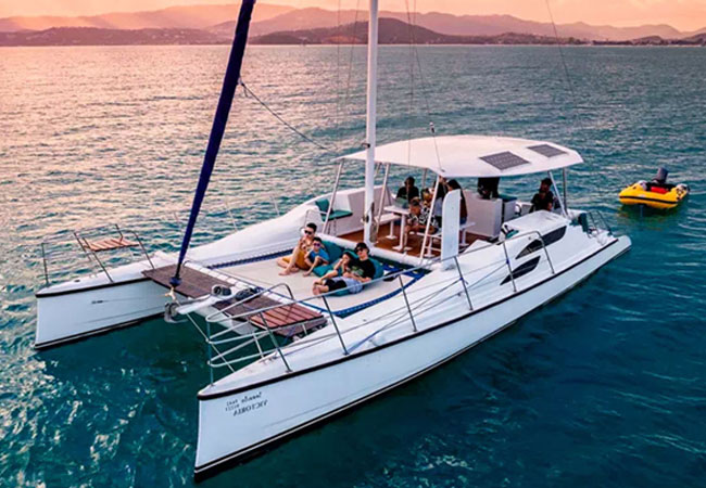 Victoria Catamaran Exterior