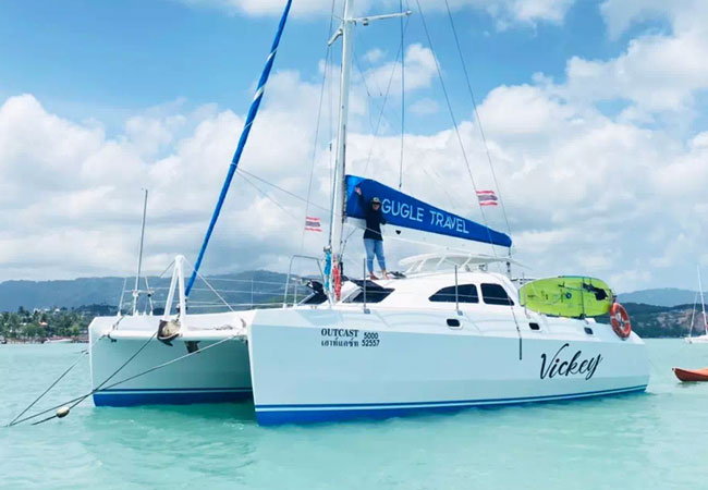 Vickey Catamaran Exterior