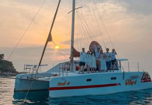 King 5 双体帆船-秋叶