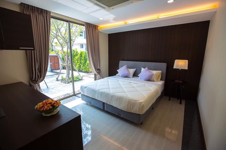 ea2815c8-c24e-4b9f-b7c5-8d2d6bbe844c