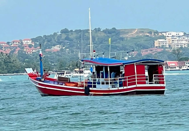 Samut 1 Boat Seating