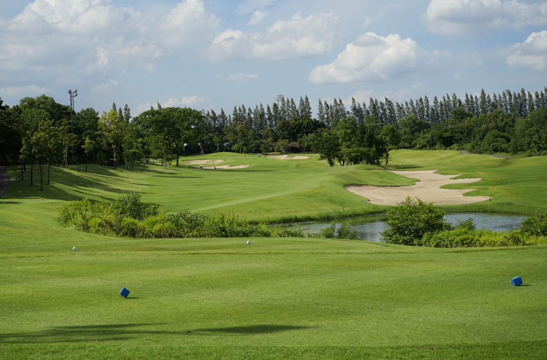 泰国必打高尔夫Riverdale Golf Club - 曼谷 -